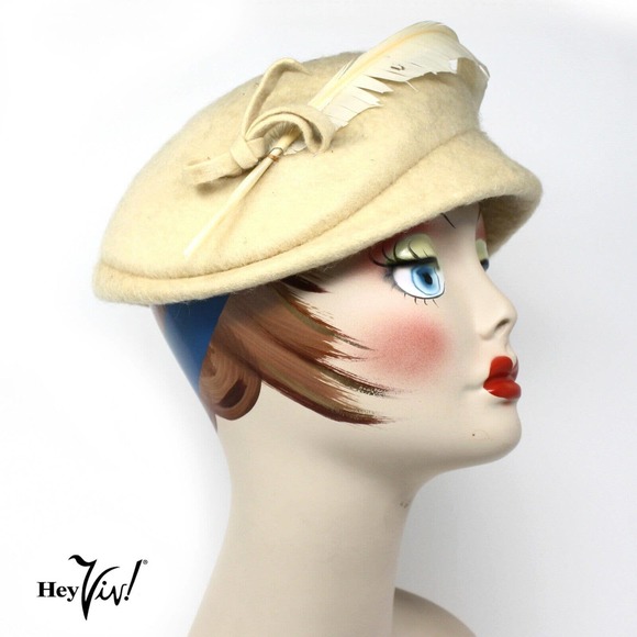 Neumann-Endler Accessories - Vintage Ivory Wool Felt Hat w Curved Feather - Neumann-Endler Stamp - Hey Viv